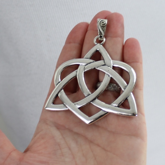 New Celtic Trinity Knot Necklace Pendant Silver - Picture 2 of 7